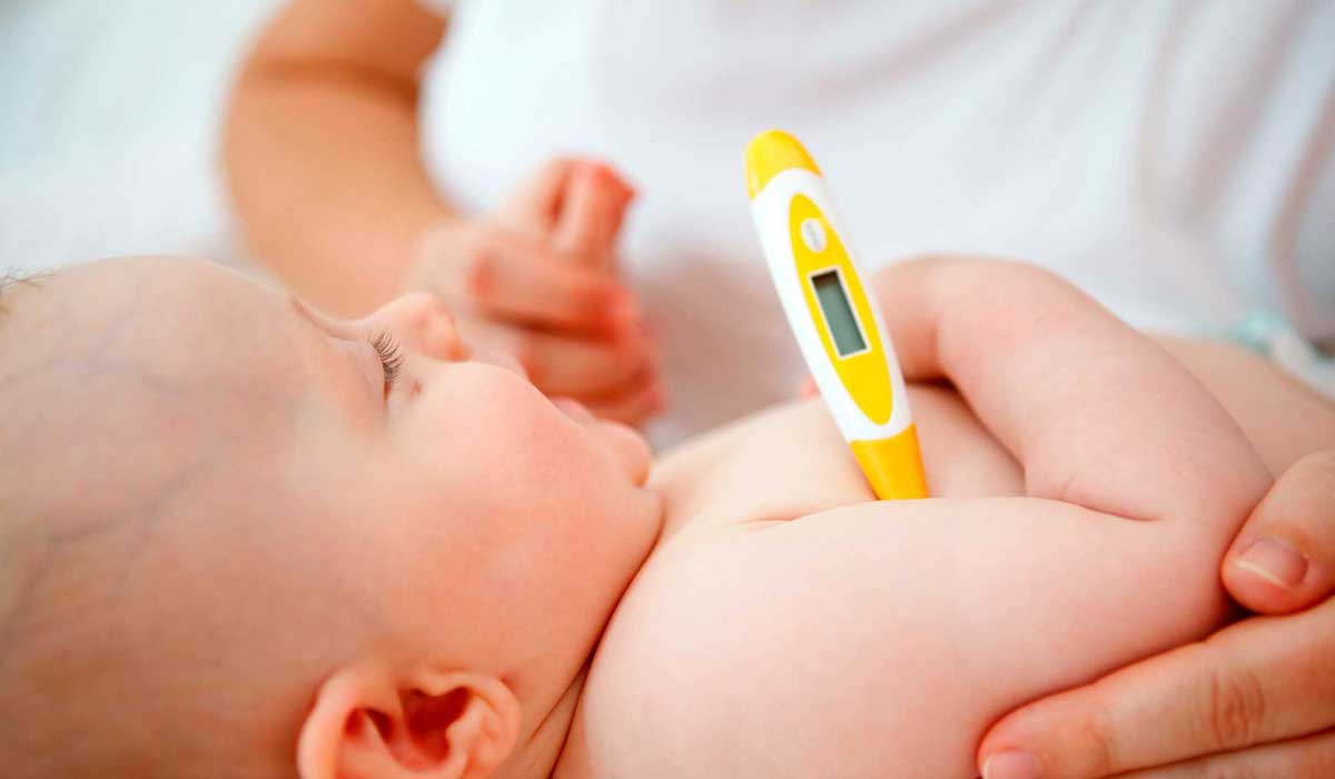 اندازه گیری درمای بدن کودک با استفاده از درجه تب نوزاد 