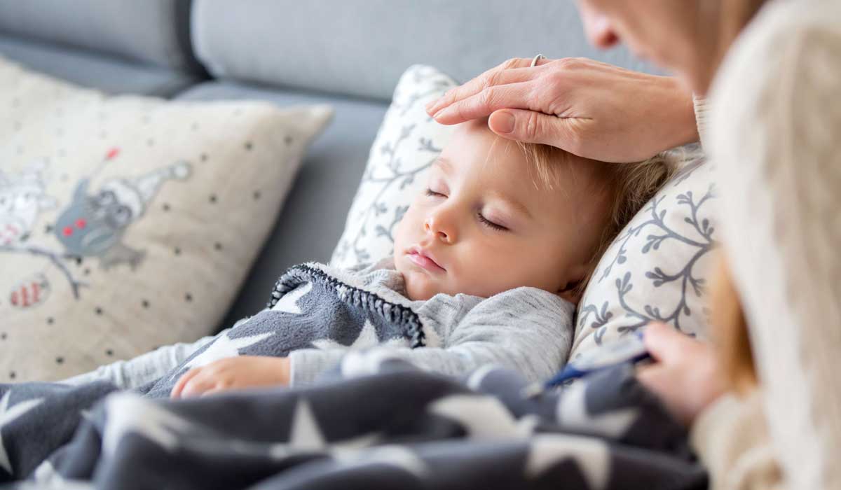 استراحت برای درمان سرماخوردگی کودک در منزل