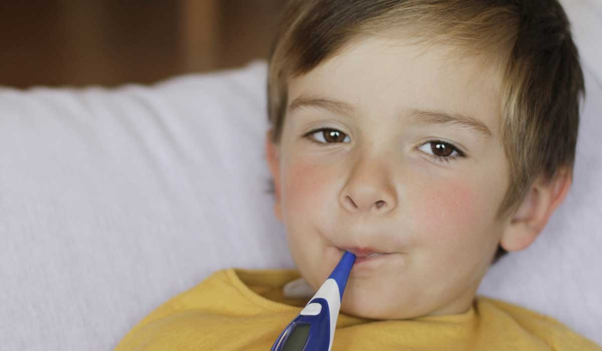 درمان سرماخوردگی کودکان و اندازه گیری تب با تب سنج