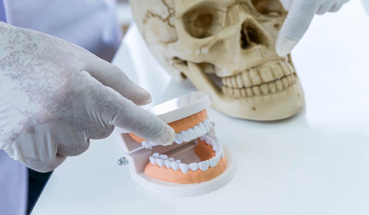 انتخاب بین تفاوت لمینت و ارتودنسی با توجه به تفاوت های آن، باید زیر نظر دندانپزشک باشد.