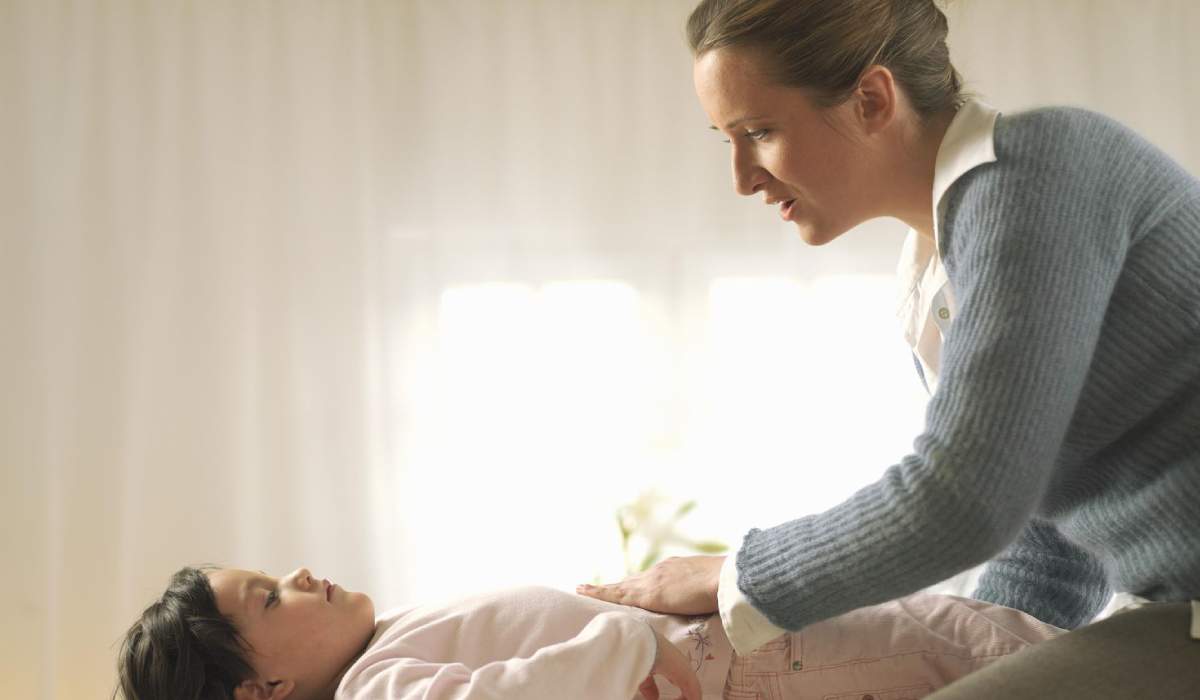 درمان خانگی اسهال نوزاد در خانه با مراقبت های مادر