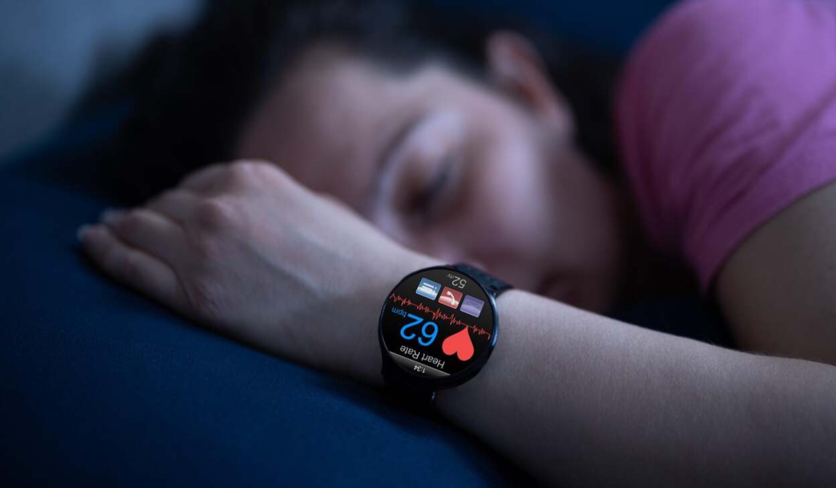 اندازه‌گیری ضربان قلب فرد خوابیده به کمک ساعت هوشمند