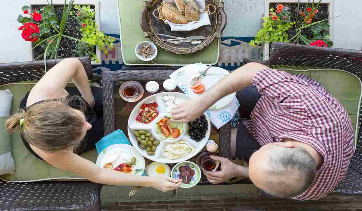 کمبود مواد مقوی در غذا، علت ریزش مو در رژیم های لاغری