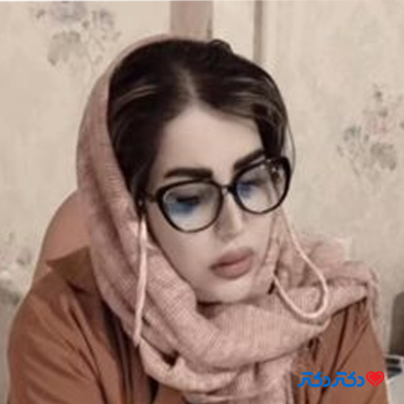 مهناز آخوندزاده نوقابی